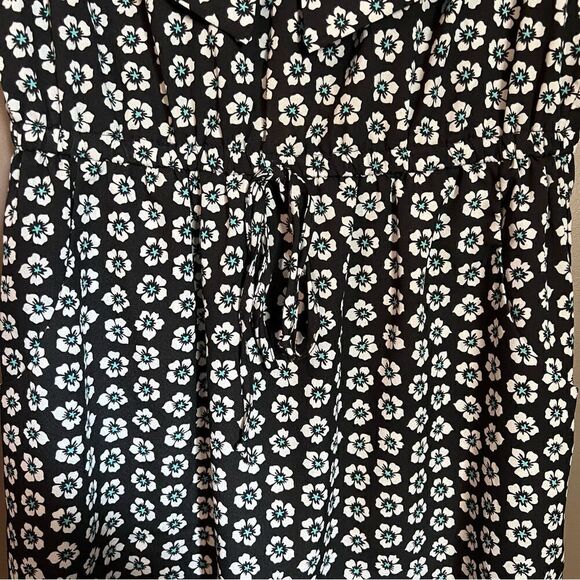 3 for $30! BeBop floral patterned sleeveless dress - Picture 4 of 13